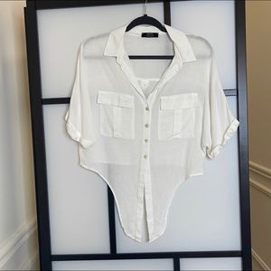 WHITE BUTTON UP LOSE FIT TOP